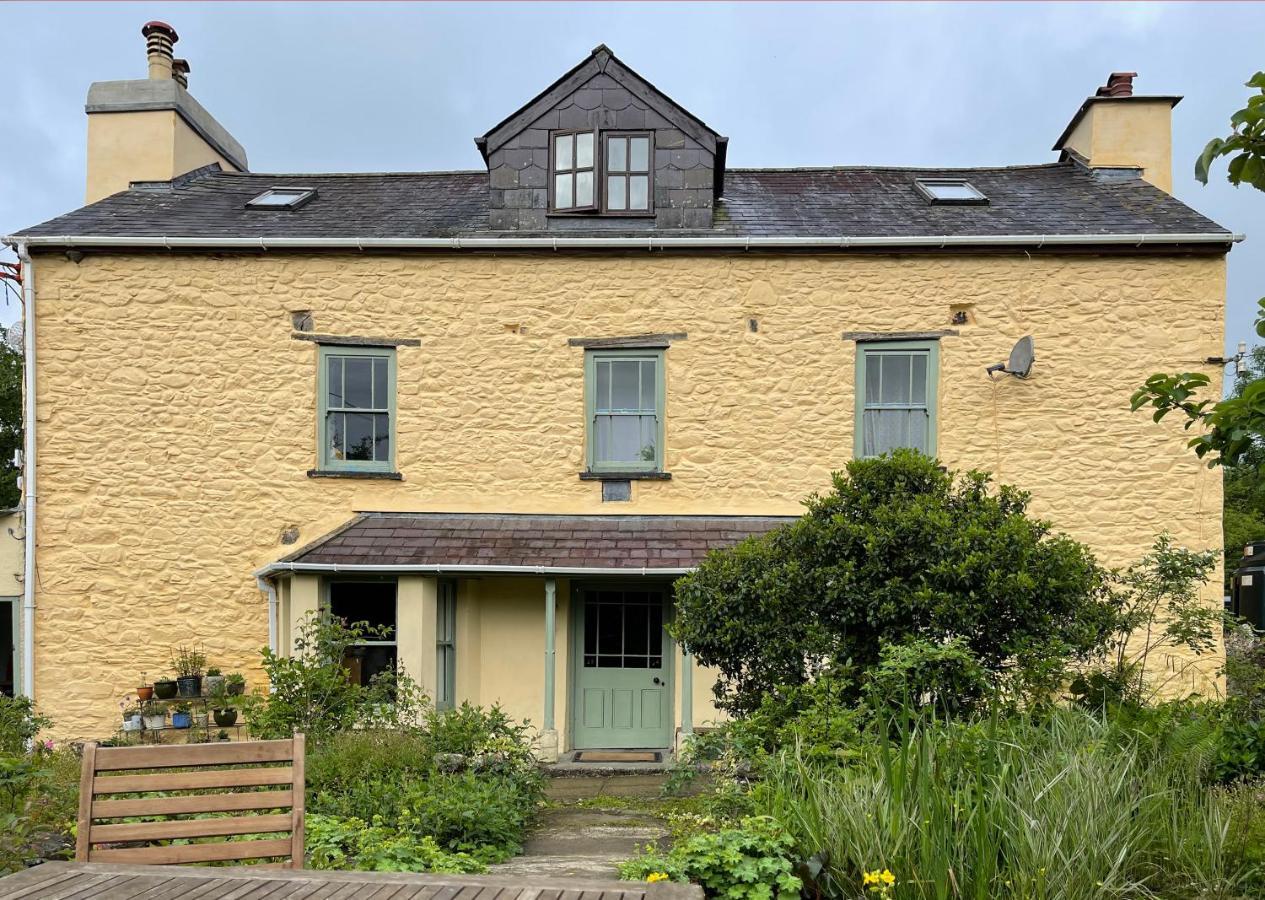Ynyswen Bed & Breakfast Nantgaredig Екстериор снимка