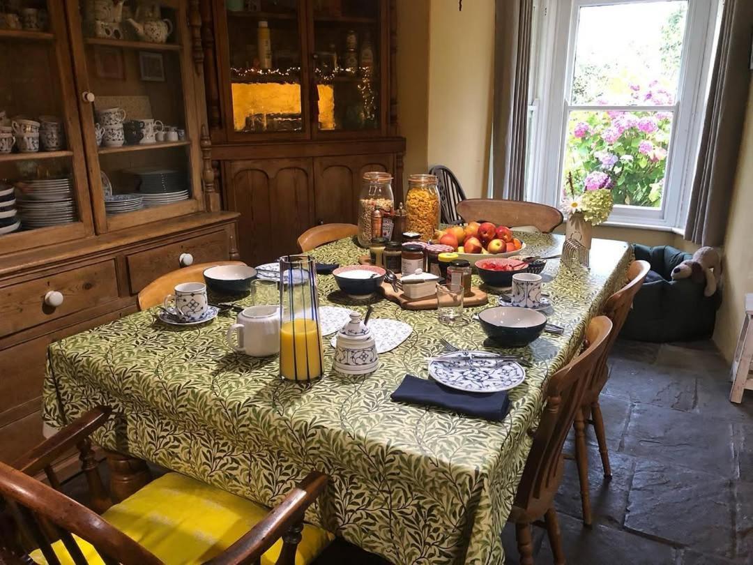Ynyswen Bed & Breakfast Nantgaredig Екстериор снимка